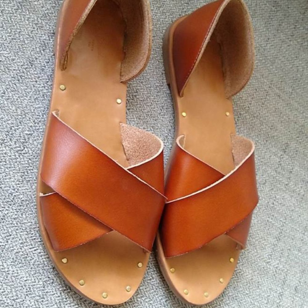 Universal Thread Sandals